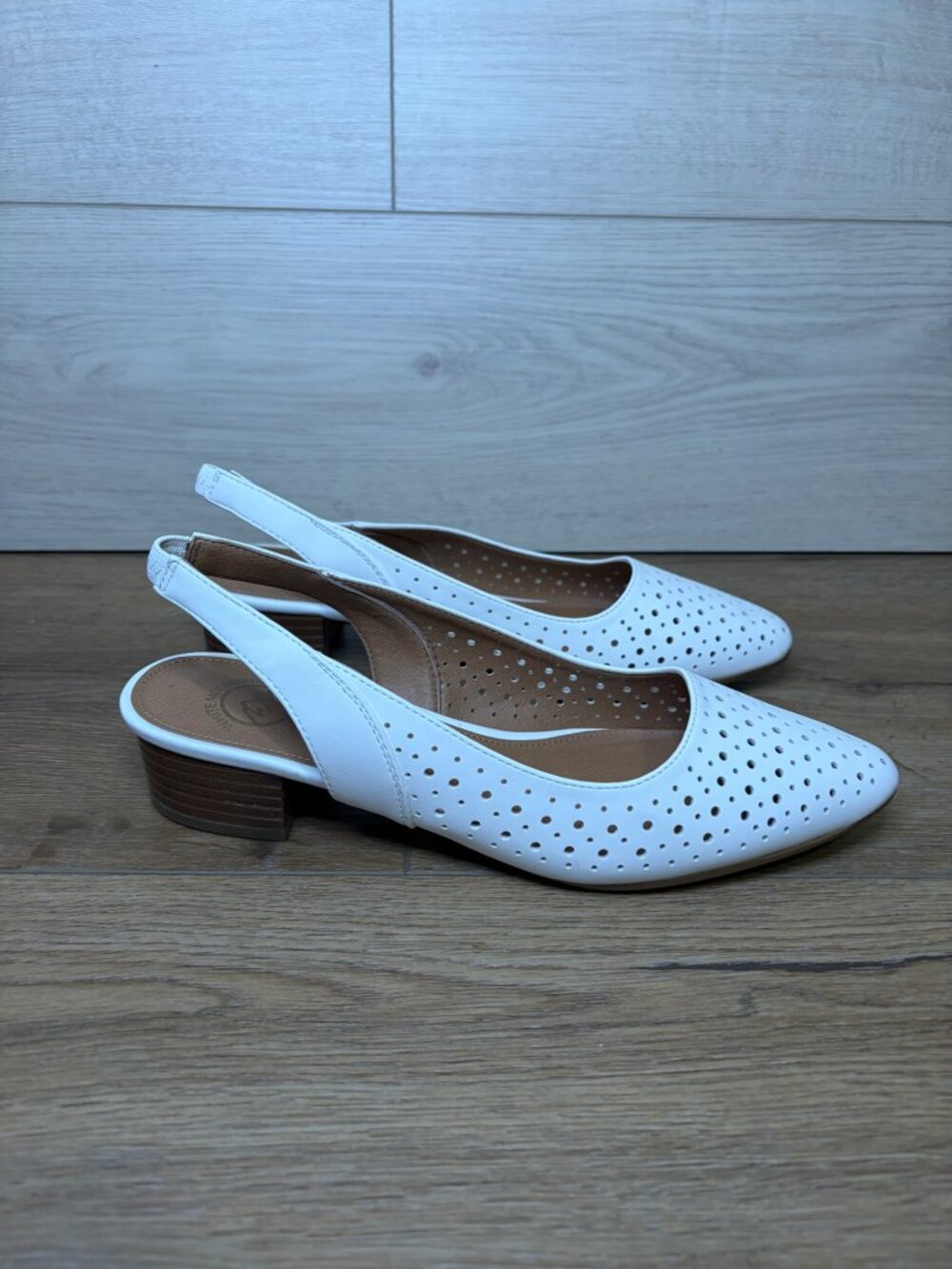 White Mountain White Perforated Laser Cut Slingback Block Heels 8.5M